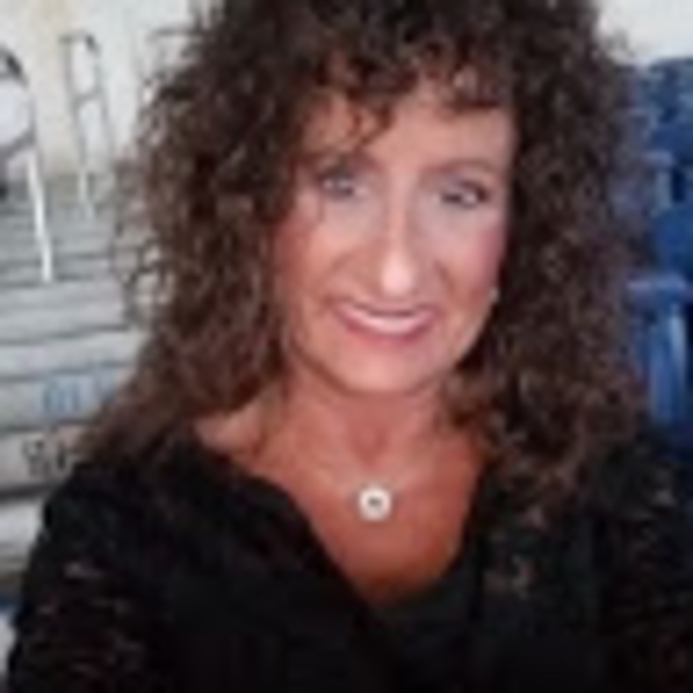 Meet your Posher, Debbie